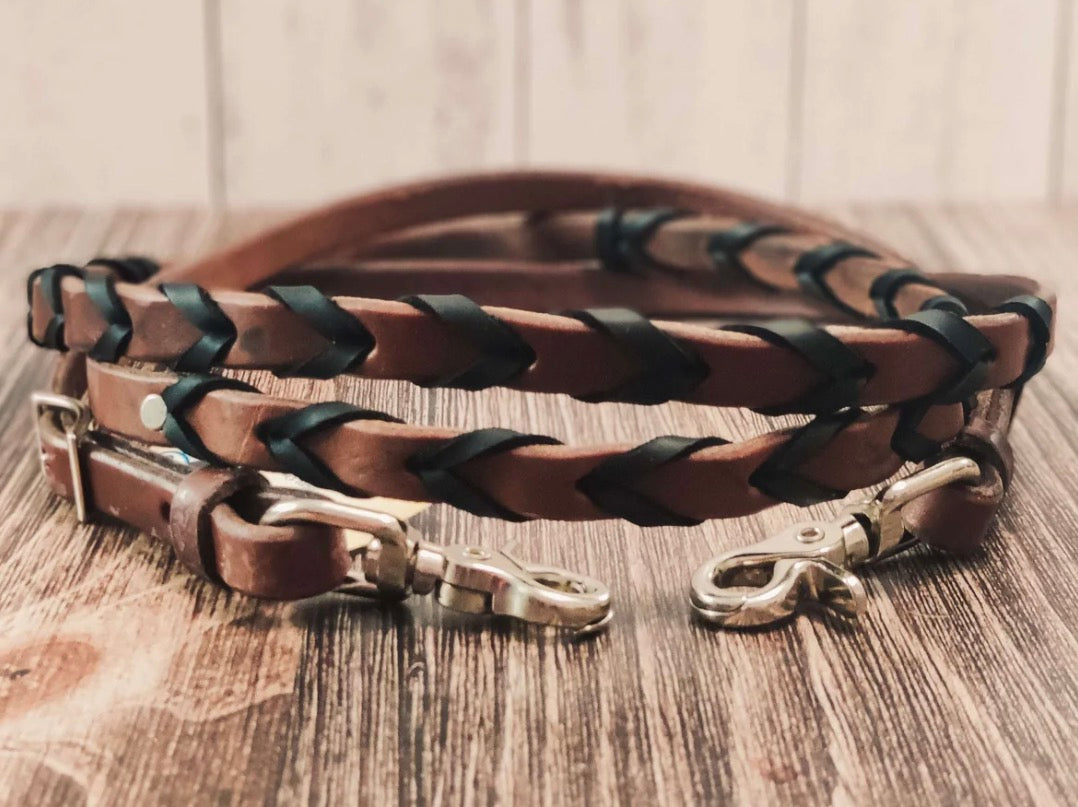 black parachute string laced barrel rein